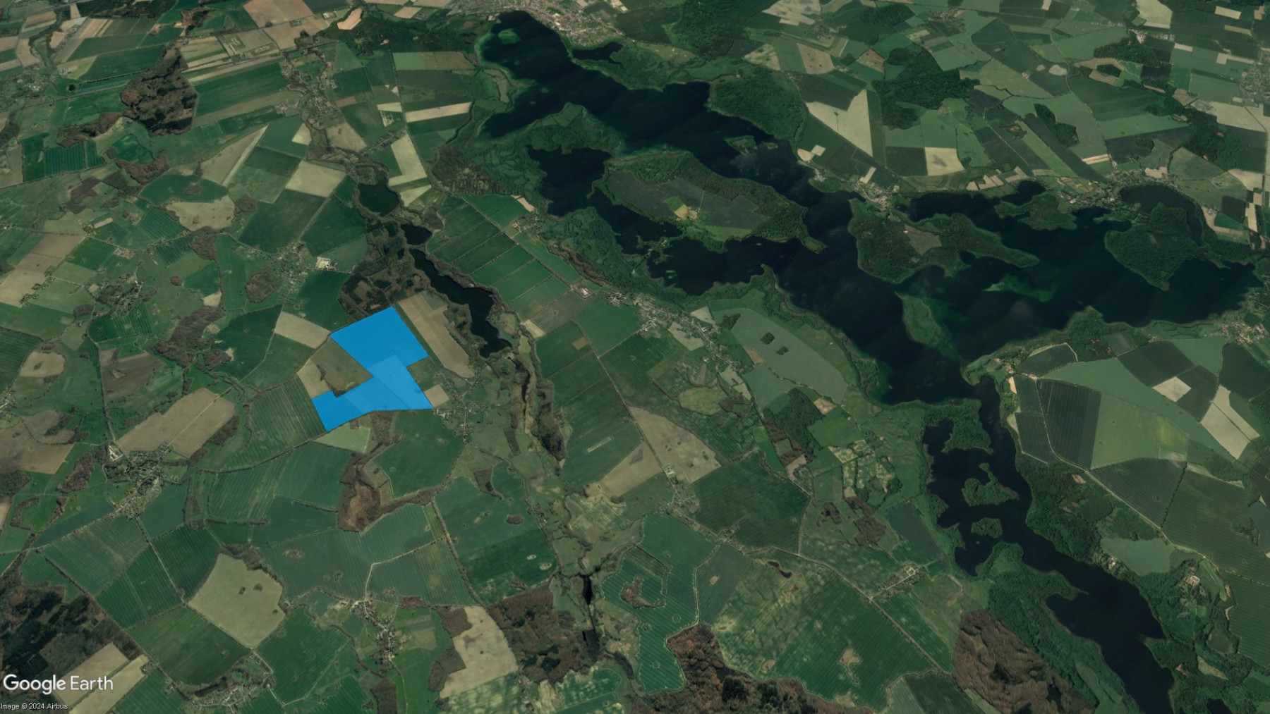 Solarpark Neuenkirchen mit Zarrentin und Schaalsee. Karte © Google Earth