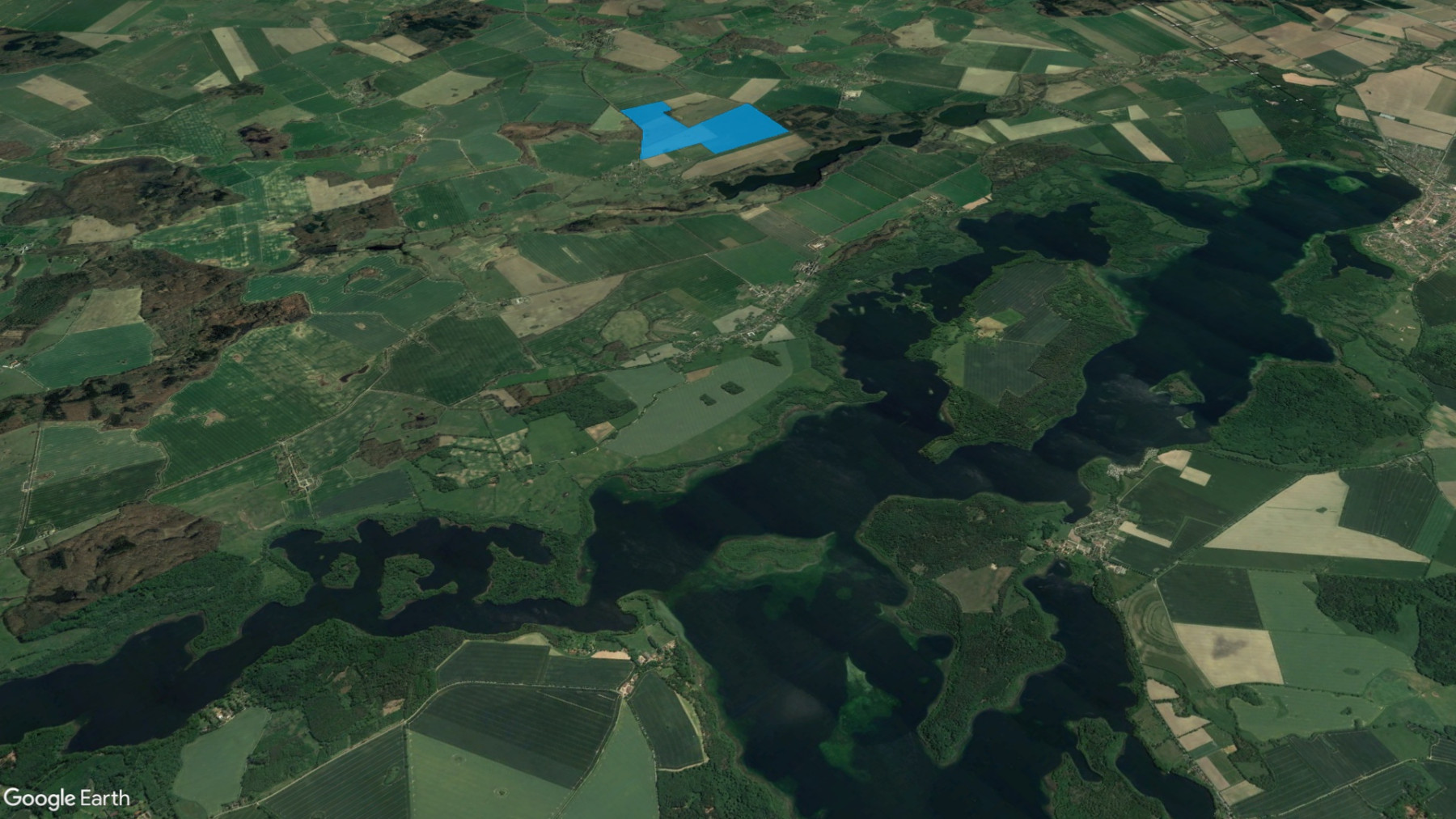 Solarpark Neuenkirchen mit Zarrentin und Schaalsee. Karte © Google Earth